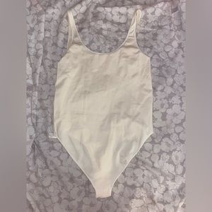 Skims Essential Scoop Neck Bodysuit